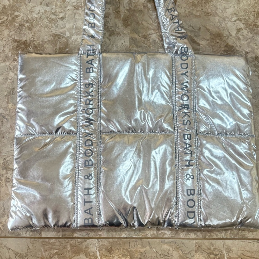 NWT Bath & Body Works Metallic Silver Quilted Tote Bag Winter Holiday Puffer - Picture 8 of 12